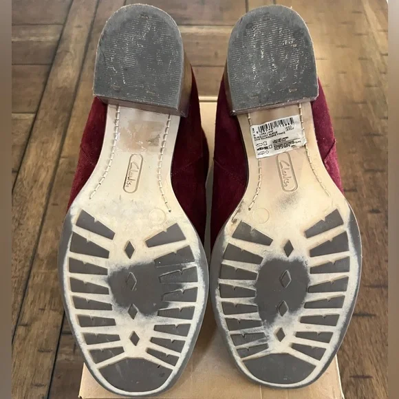 Clarks Burgundy Suede Ankle Boots – Size 8.5 - Picture 6 of 7